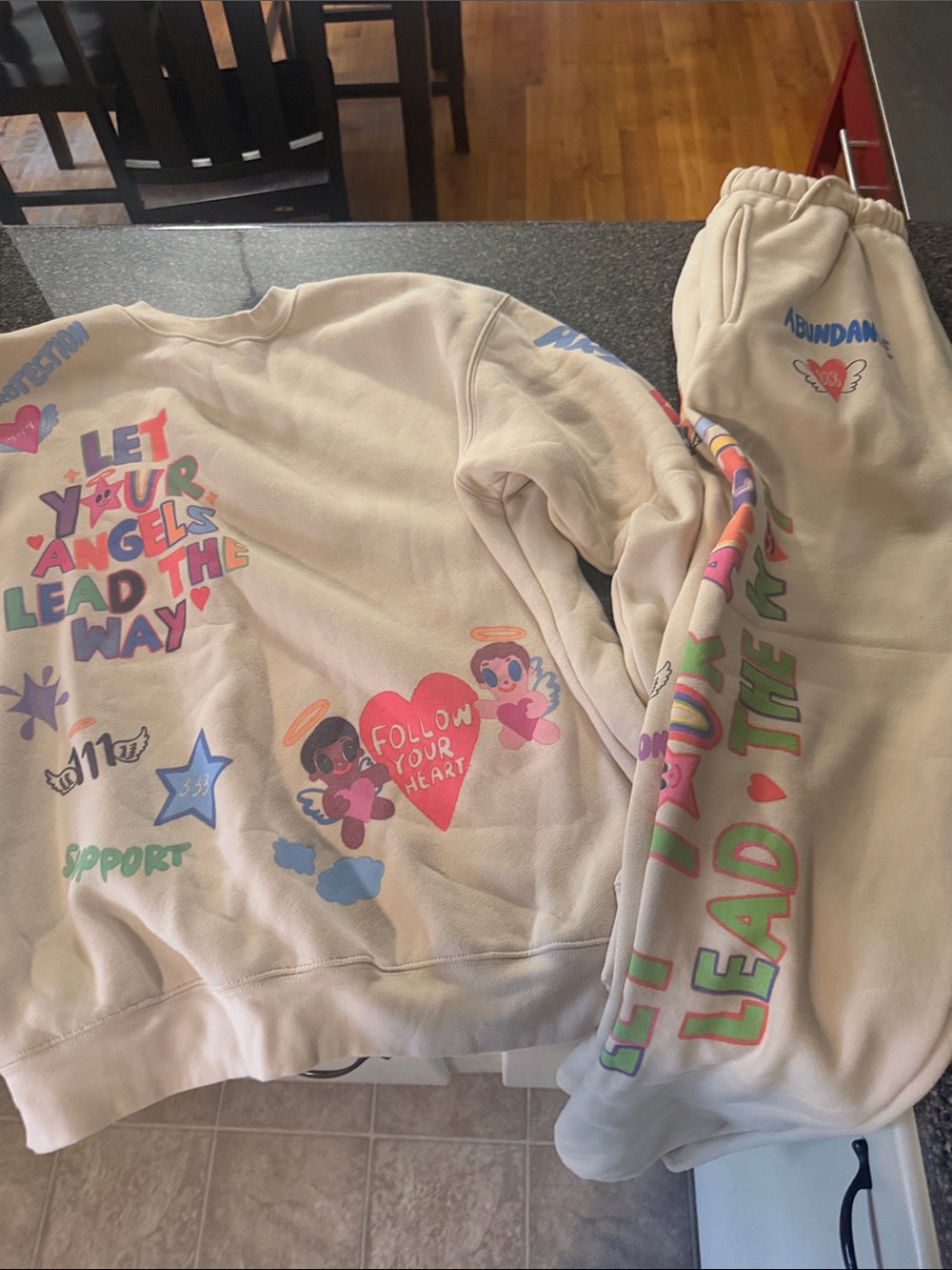 Wayfair jogging suit, brand new!